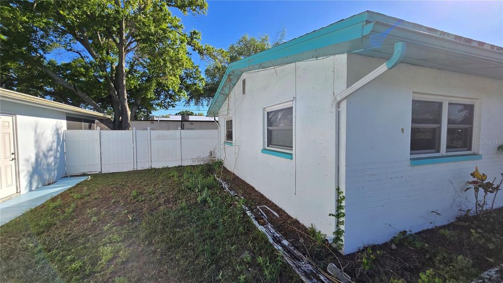 Photo of 2221 Euclid Circle S, Clearwater, FL 33764 (MLS # TB8488340)