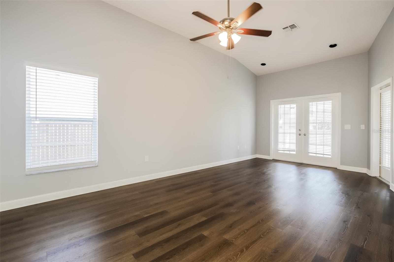 ISLAND WALK EAST ADD - Residential