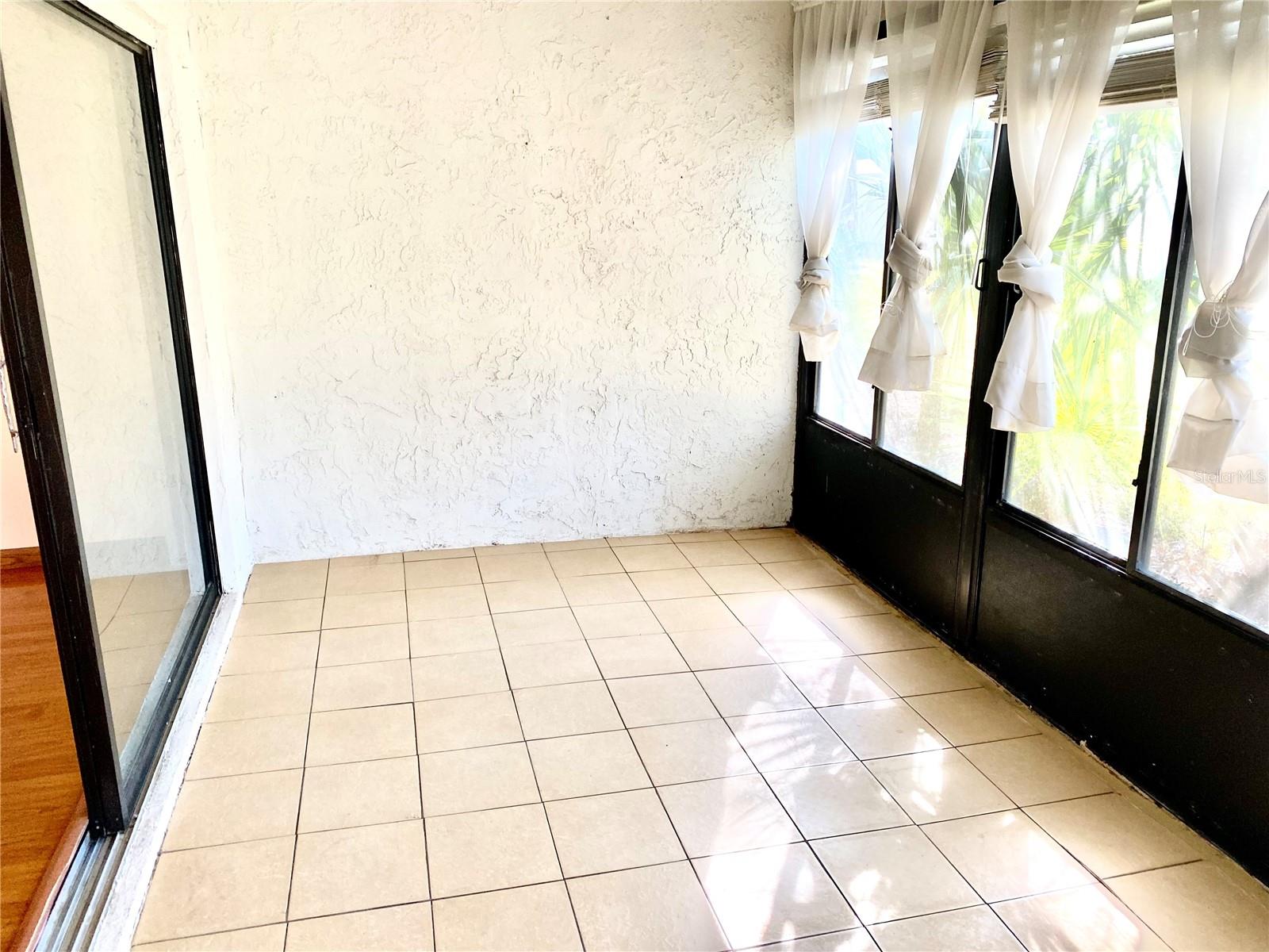 LAKE OF THE WOODS SEC 10 TWNHS - Residential