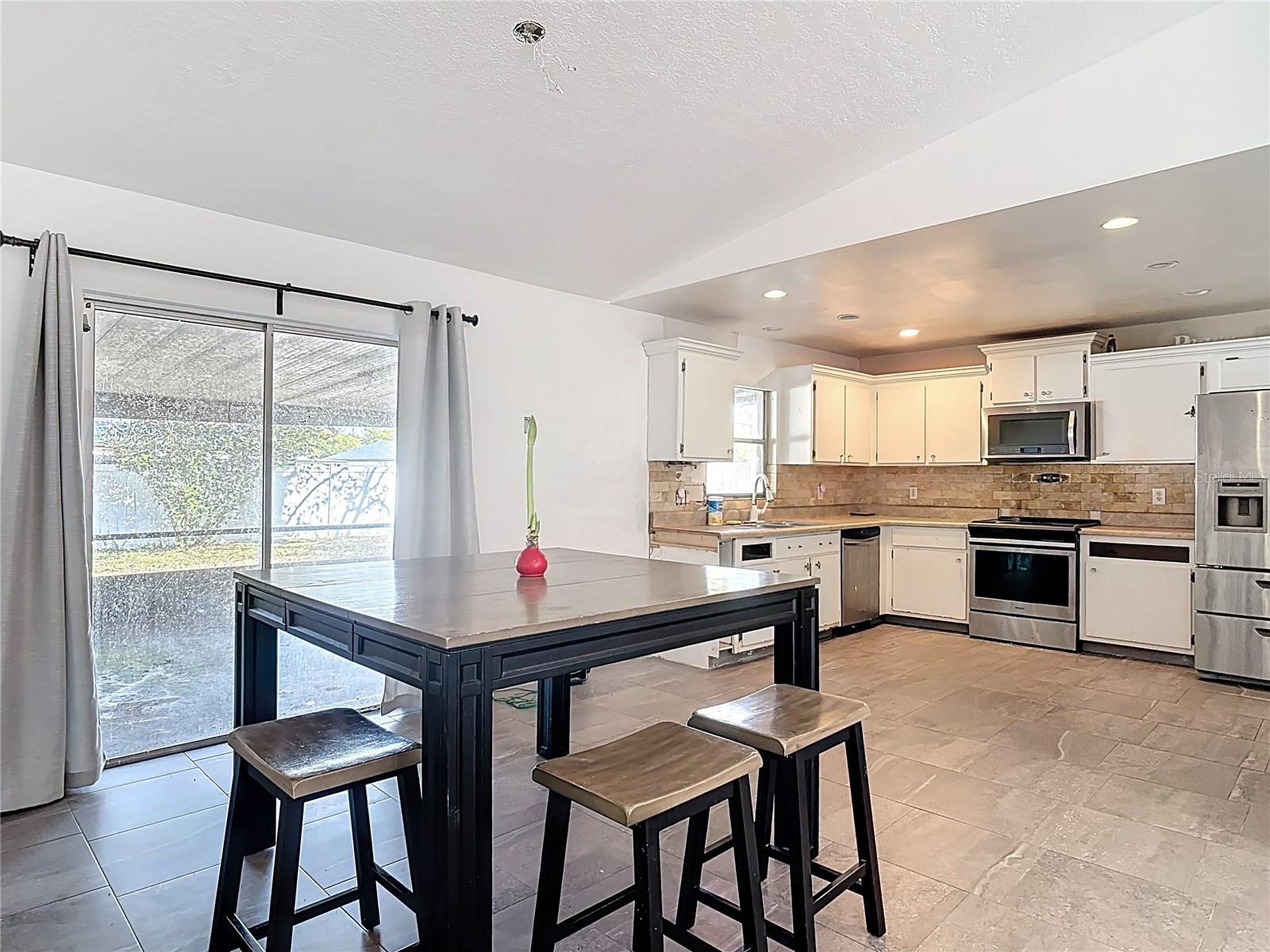 9737 HEATHERWOOD COURT