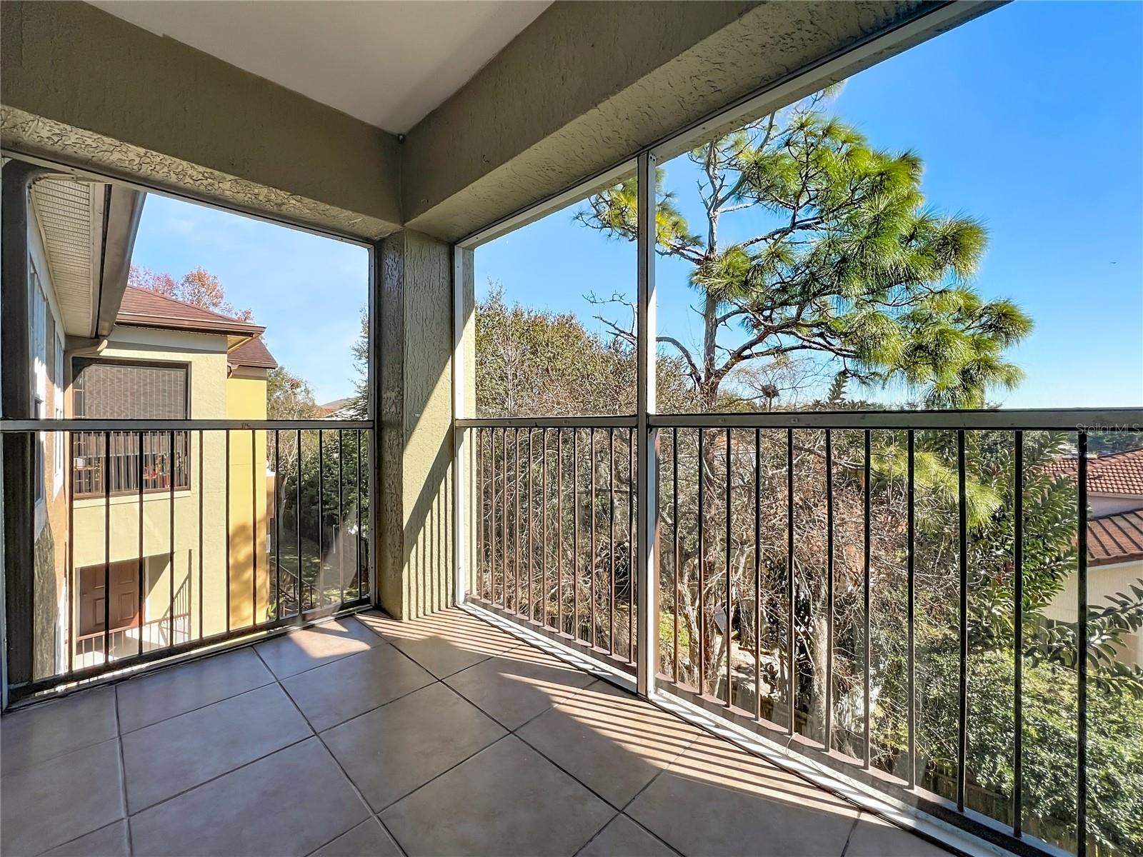 CREST/WATERFORD LAKES - Residential