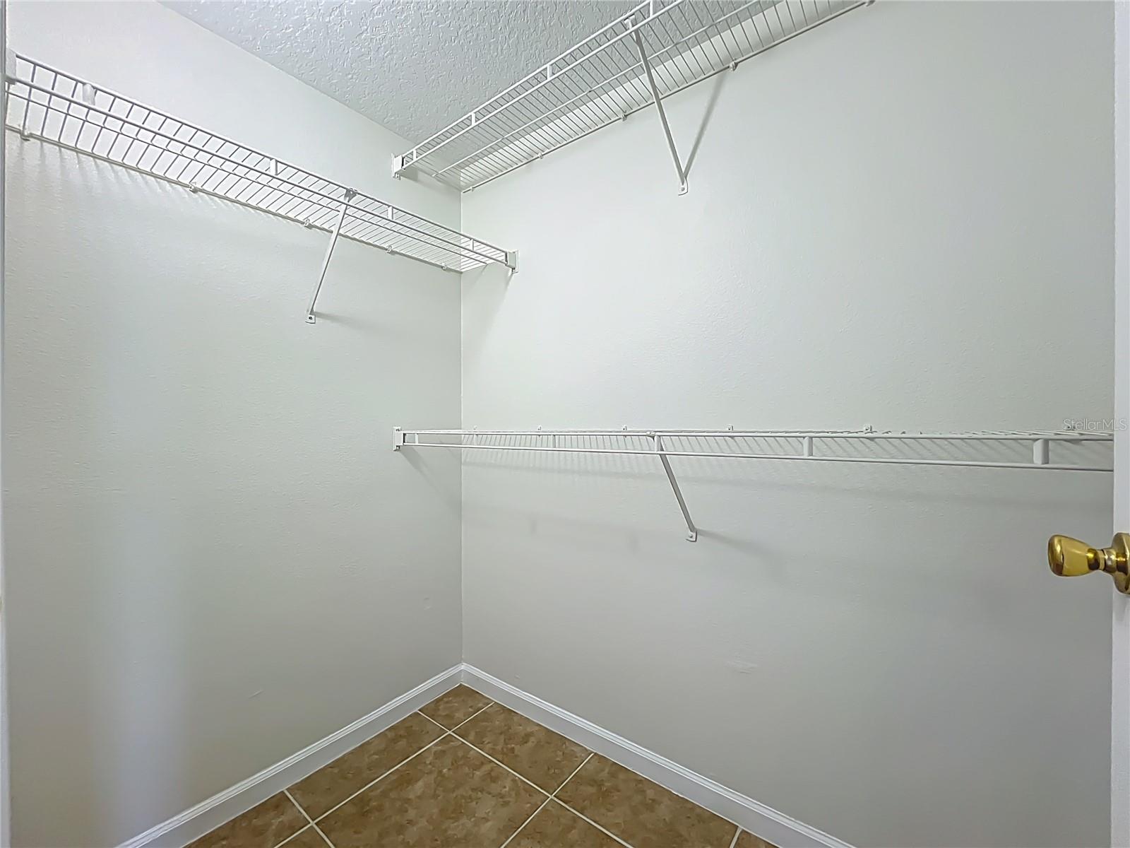 CREST/WATERFORD LAKES - Residential