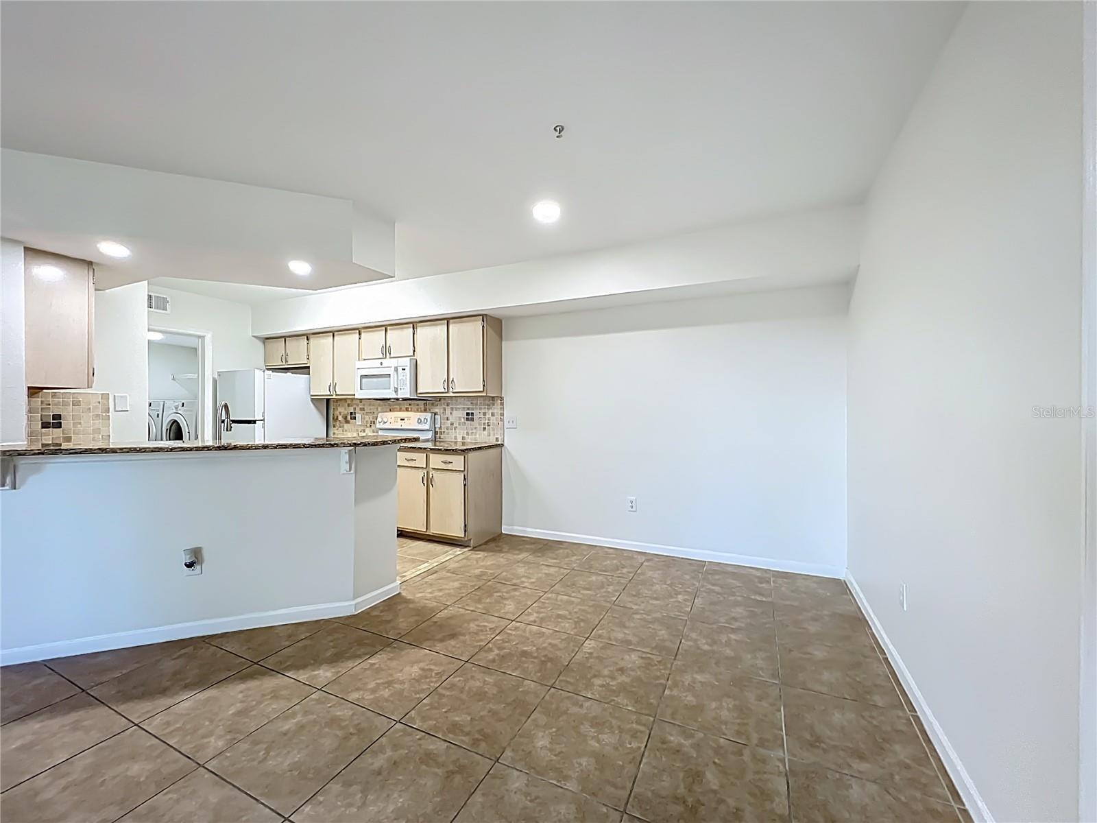 CREST/WATERFORD LAKES - Residential