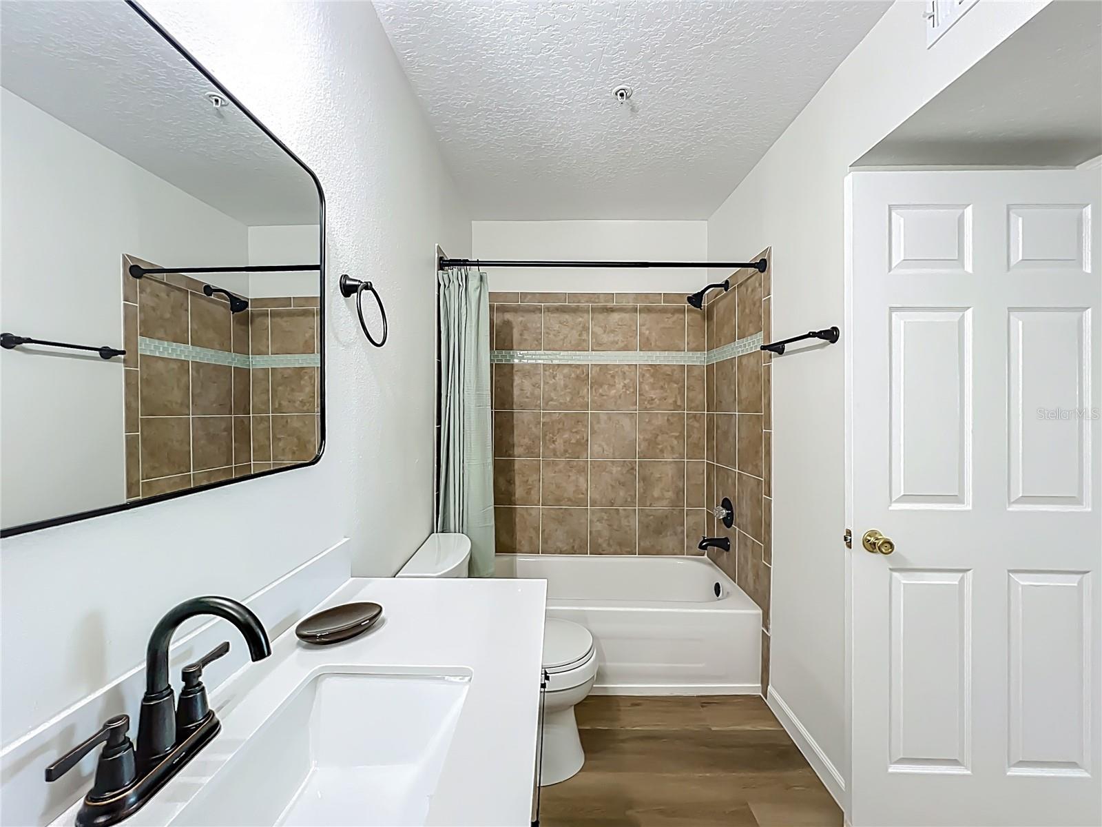 CREST/WATERFORD LAKES - Residential