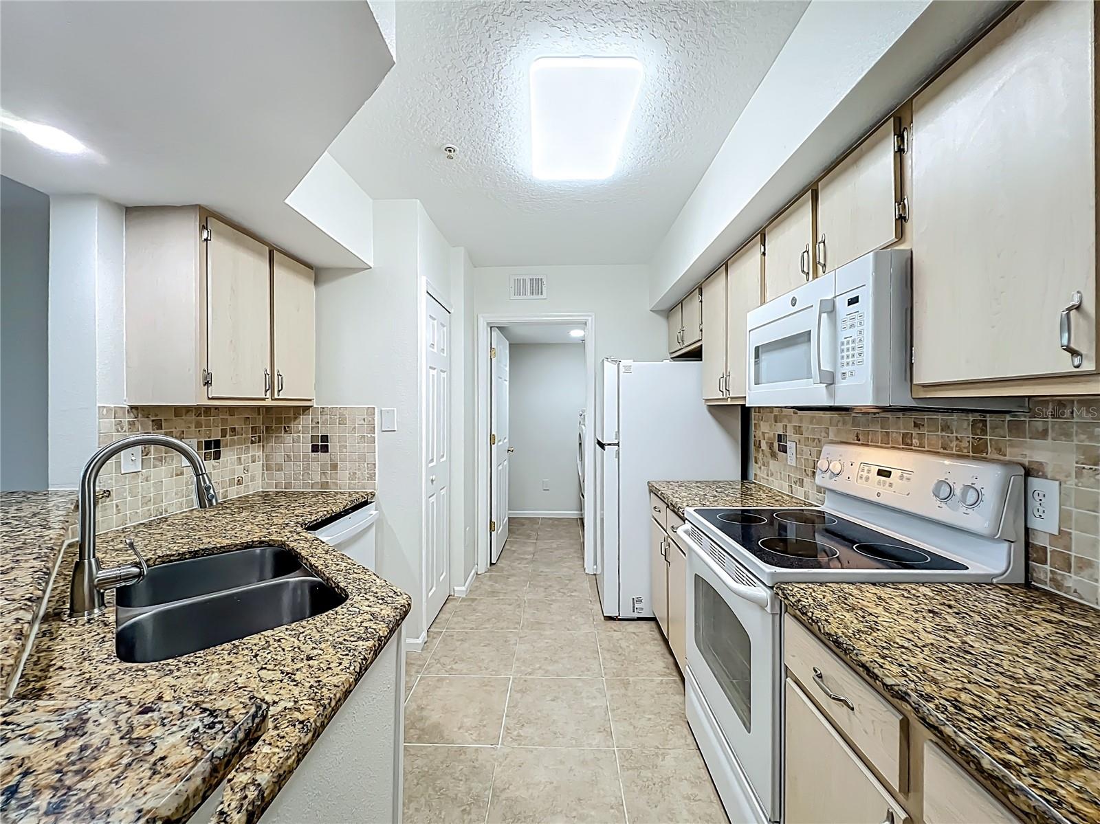 CREST/WATERFORD LAKES - Residential