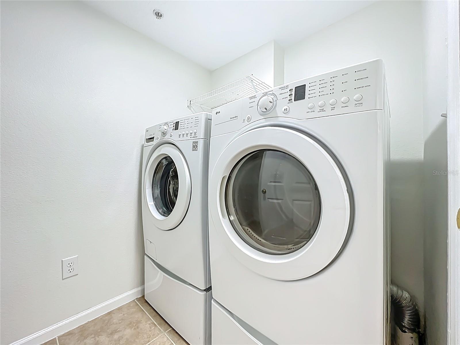 CREST/WATERFORD LAKES - Residential