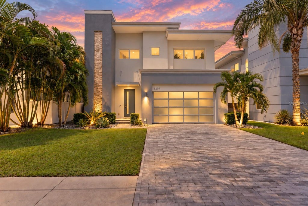 Photo of 3207 W Paul Avenue, Tampa, FL 33611 (MLS # TB8542918)