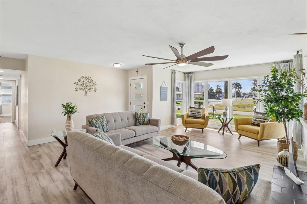 Photo of 133 Park Avenue, Daytona Beach, FL 32118 (MLS # O6407301)