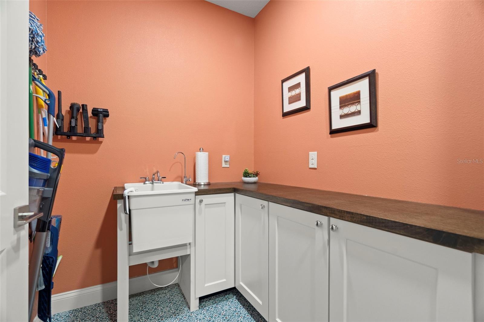 RIDGE MANOR ESTATE - Residential