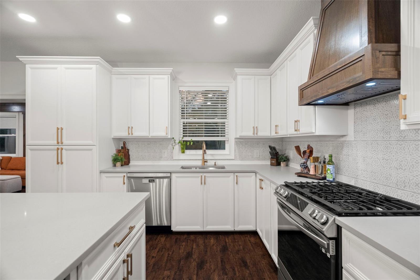 RIDGE MANOR ESTATE - Residential