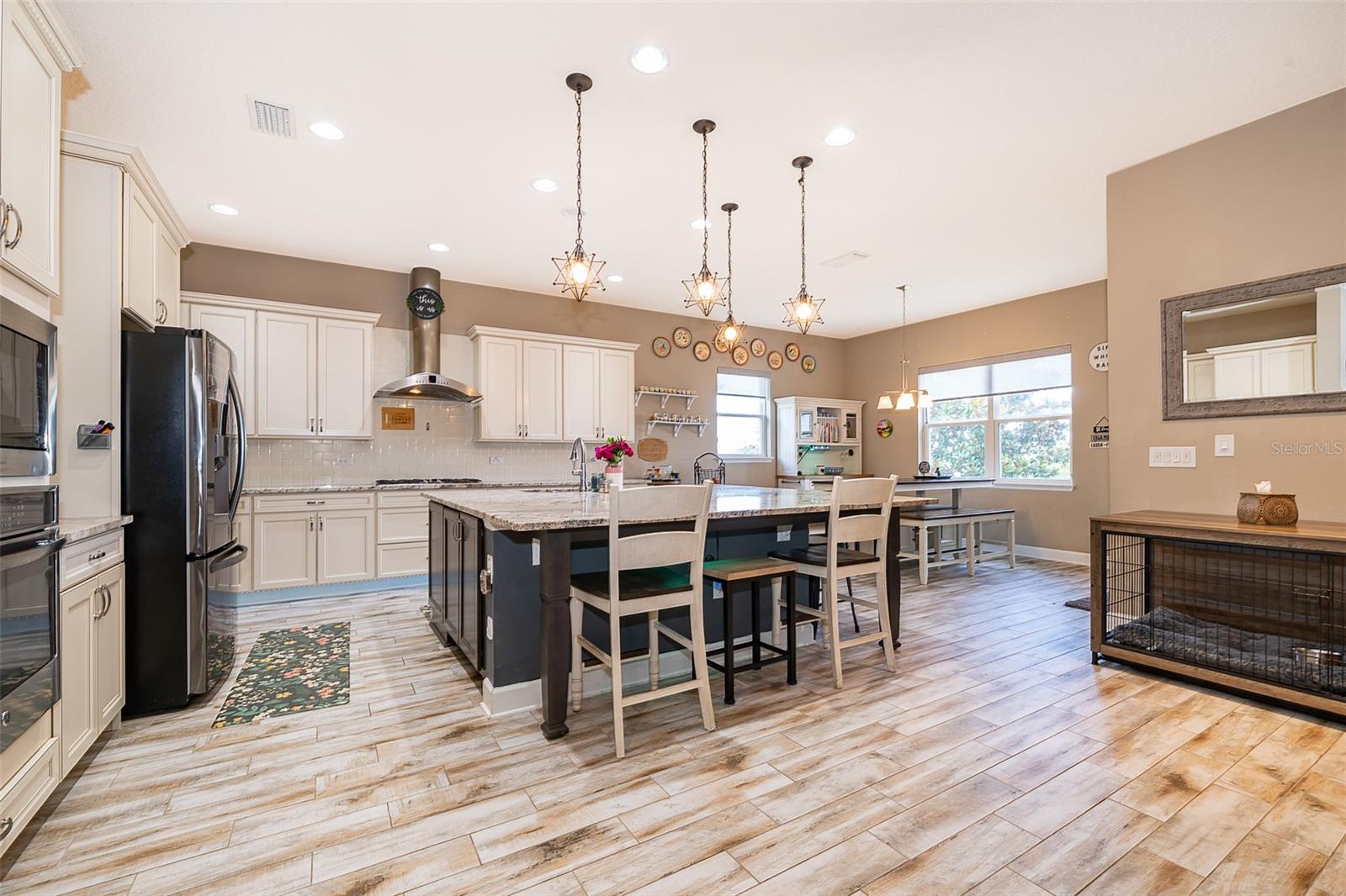 BELLA LAGO - Residential