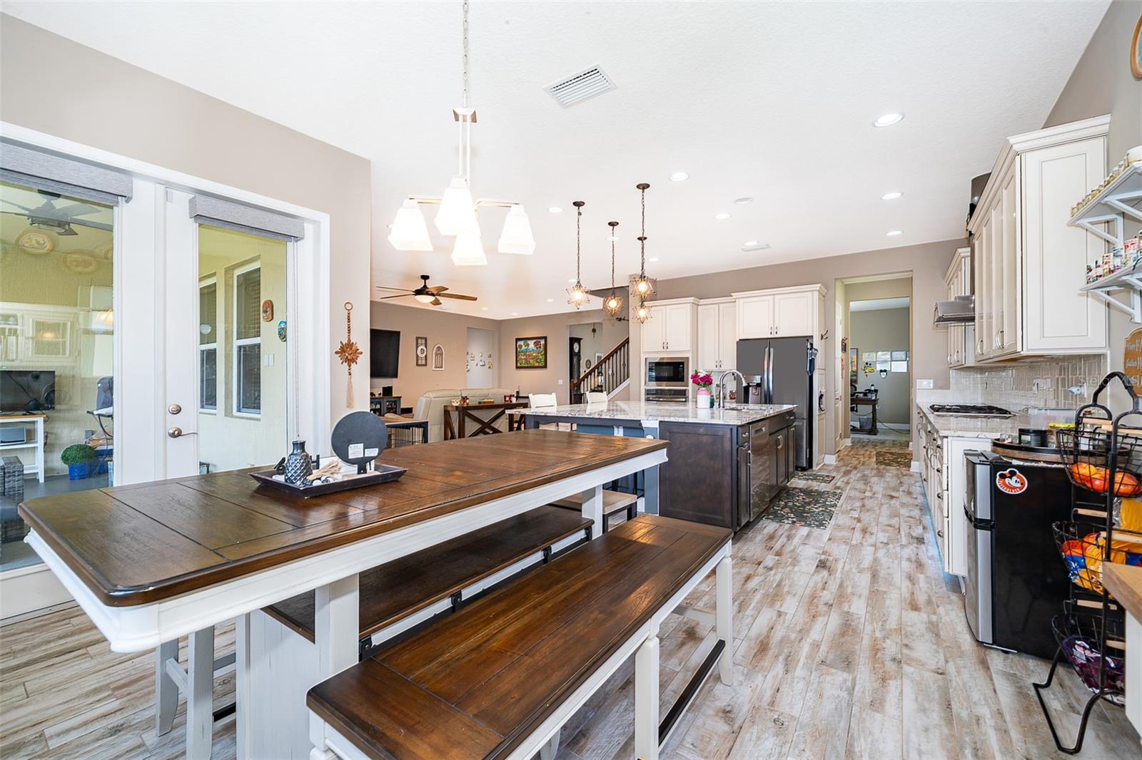 BELLA LAGO - Residential