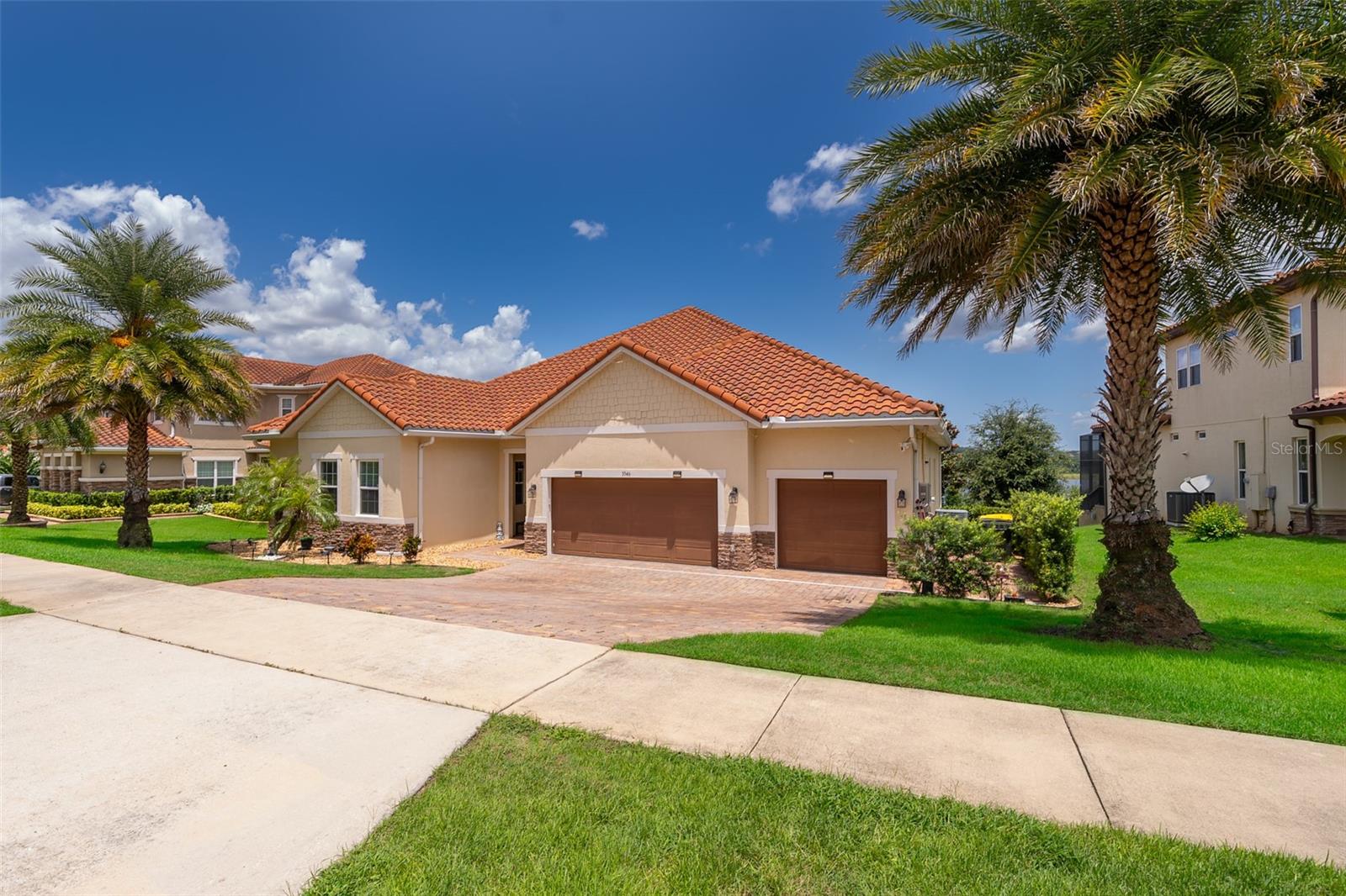 BELLA LAGO - Residential