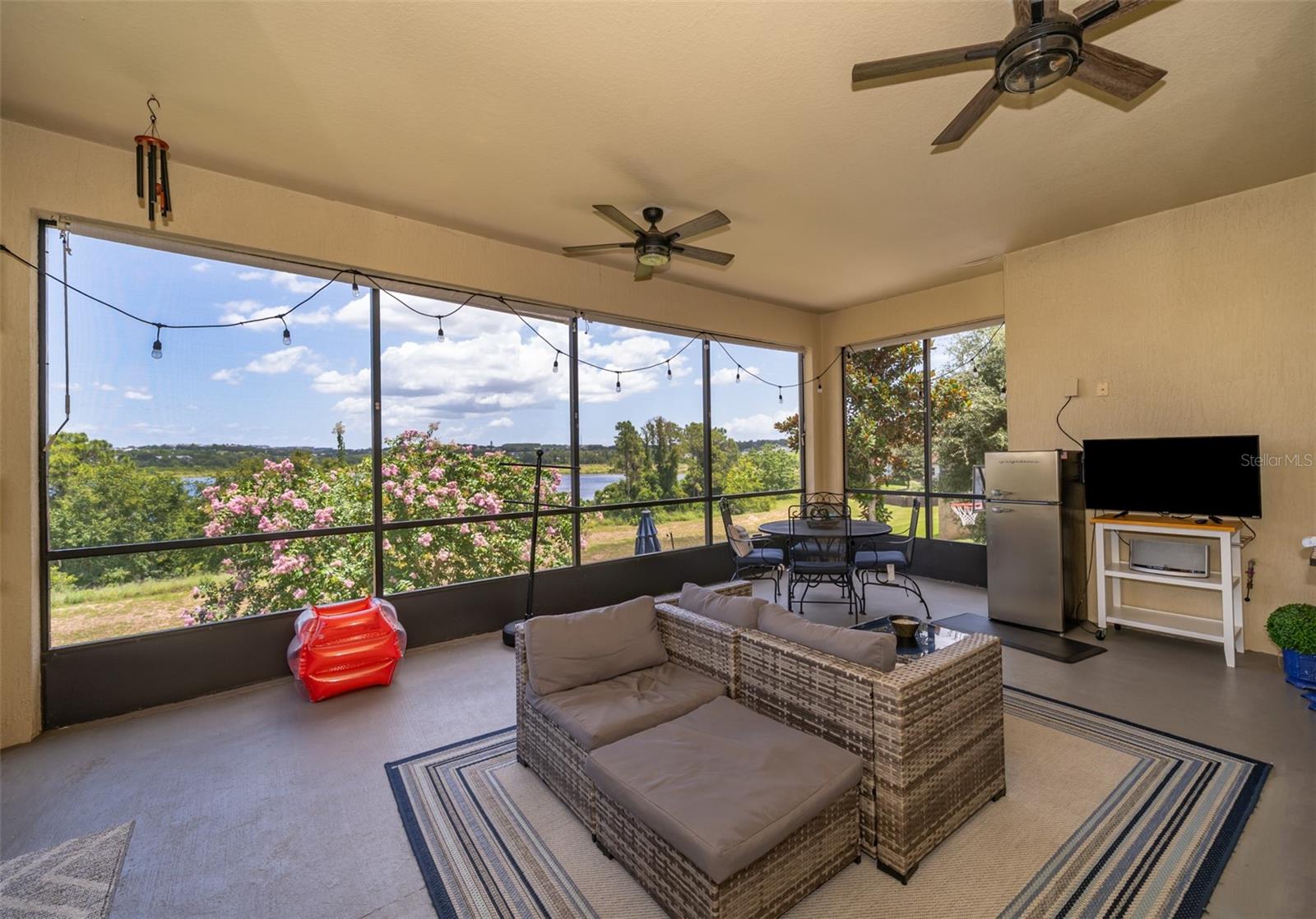 BELLA LAGO - Residential