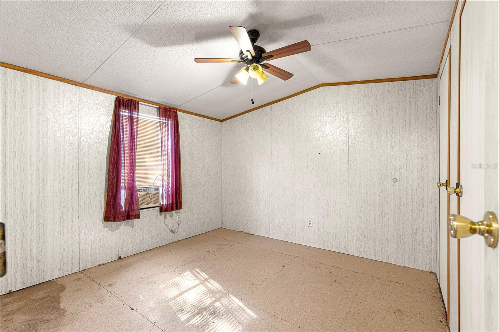 FOREST LAKES PARK - Residential