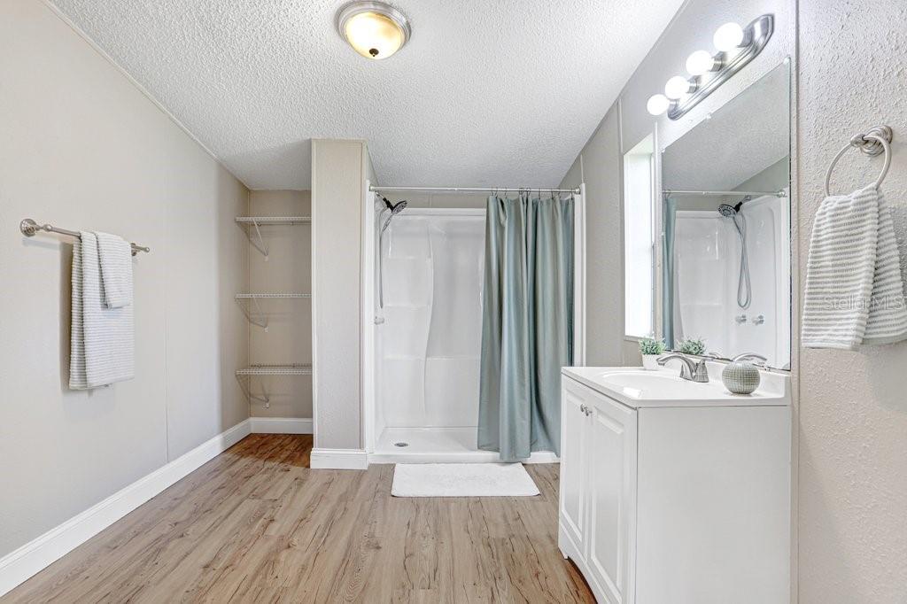 LEISURE ESTATES - Residential