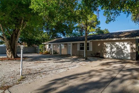 Photo of 95 S Briggs Avenue, Sarasota, FL 34237 (MLS # A4678771)