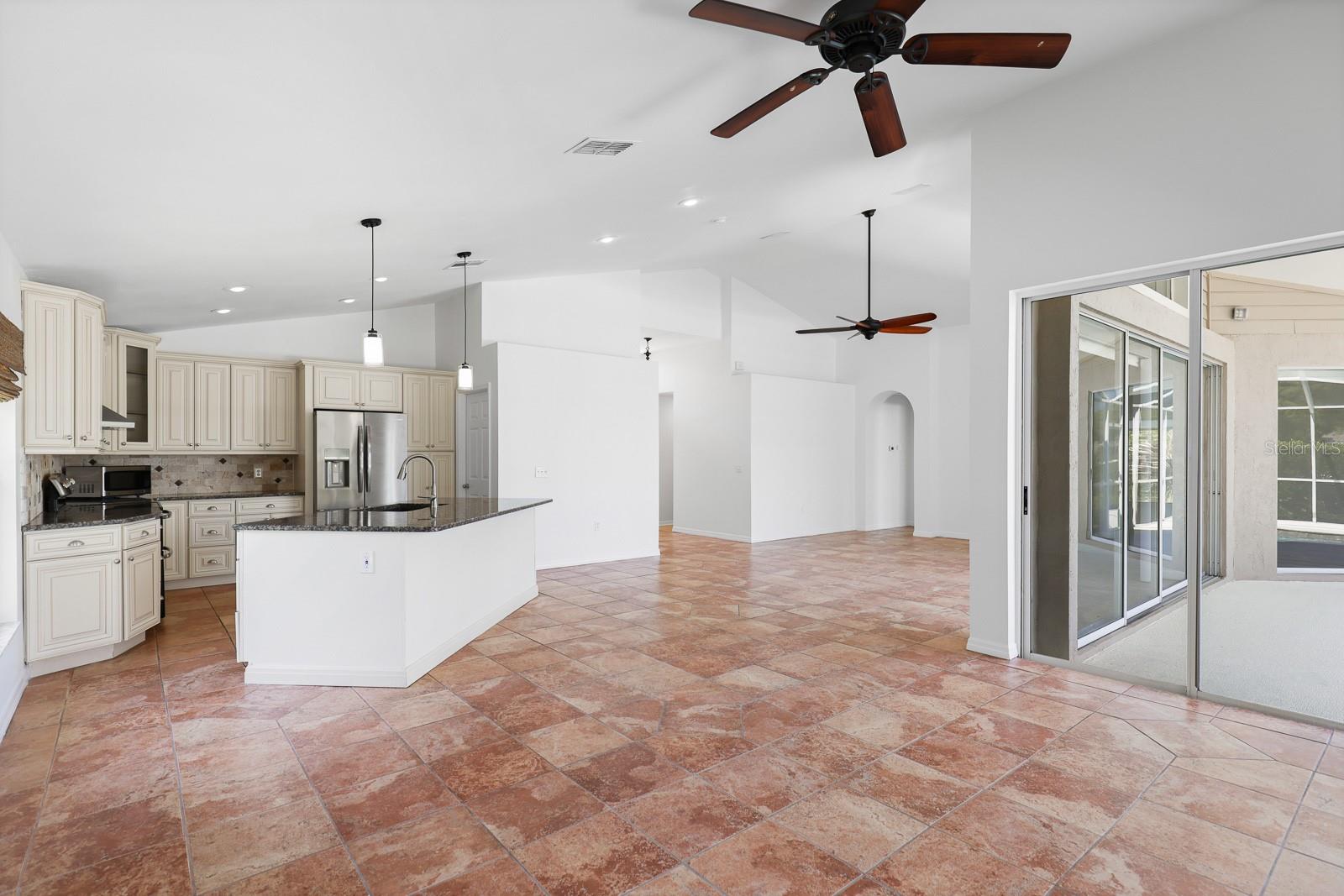 RIVER HILLS COUNTRY CLUB PH - Residential Lease