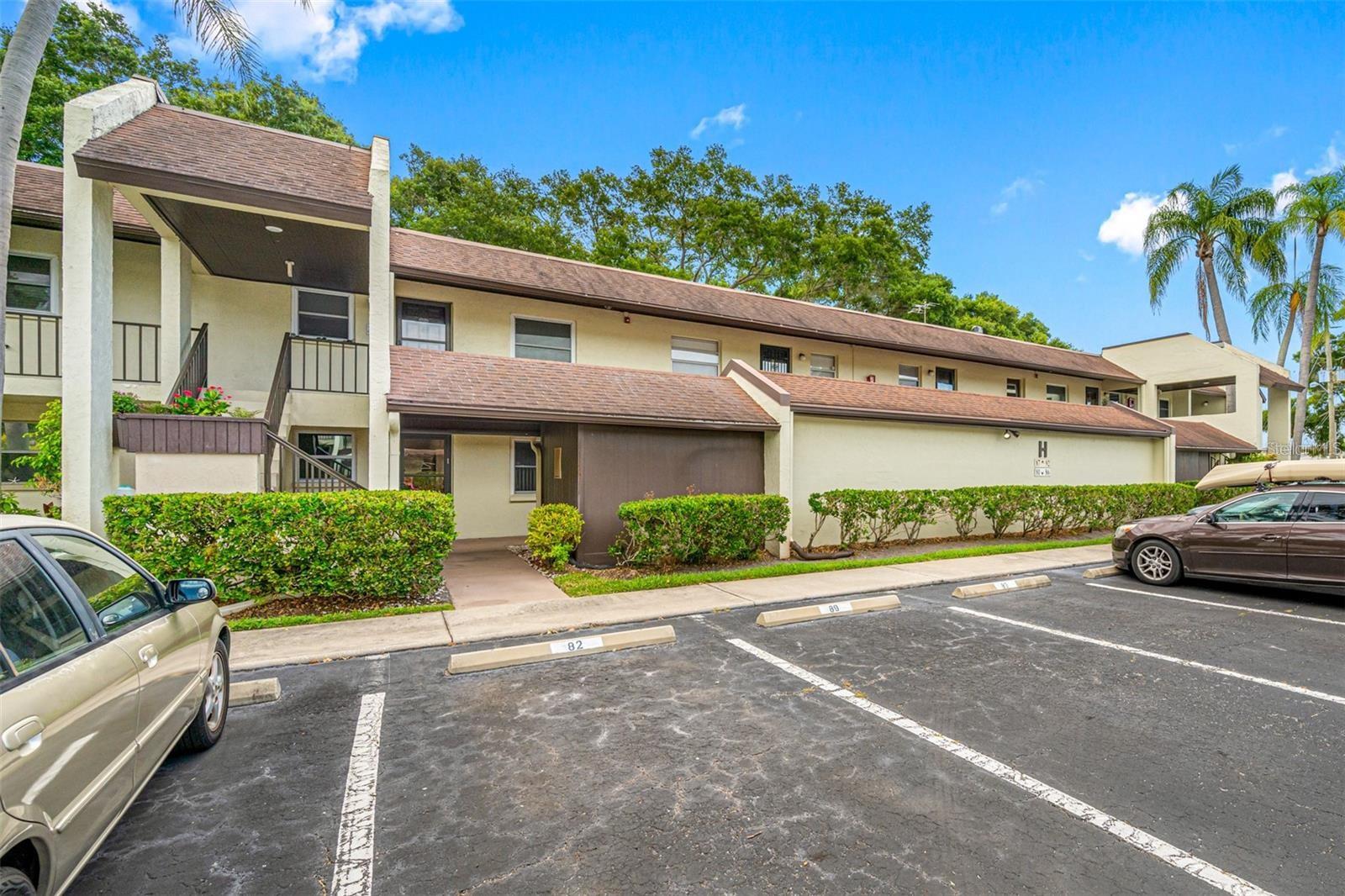 55+ community First floor unit Two bedroom two bath - updated kitchen - laminate floors. Located walking distance to Largo Central Park and
Library. Direct bus route. Clubhouse with pool, shuffleboard, gazebo and fitness center.