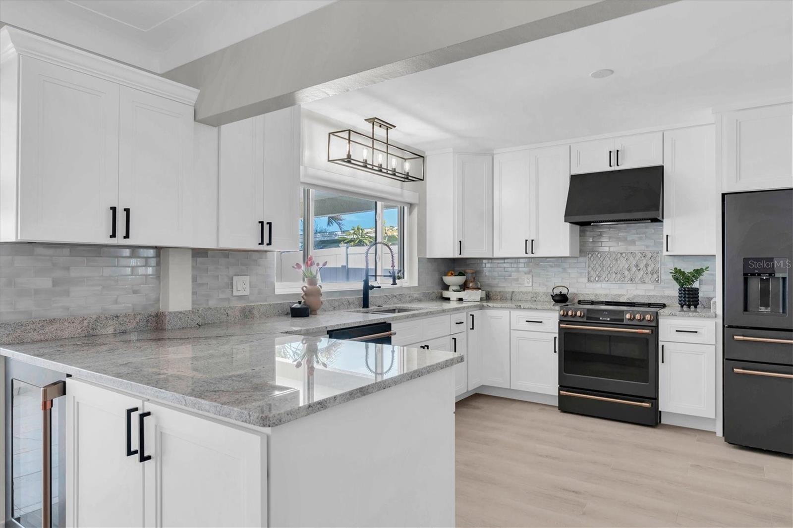 SUNRAY BEACH HOMES - Residential