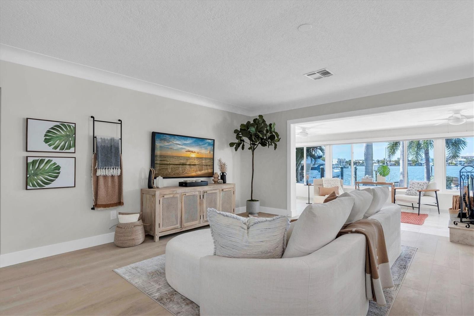 SUNRAY BEACH HOMES - Residential