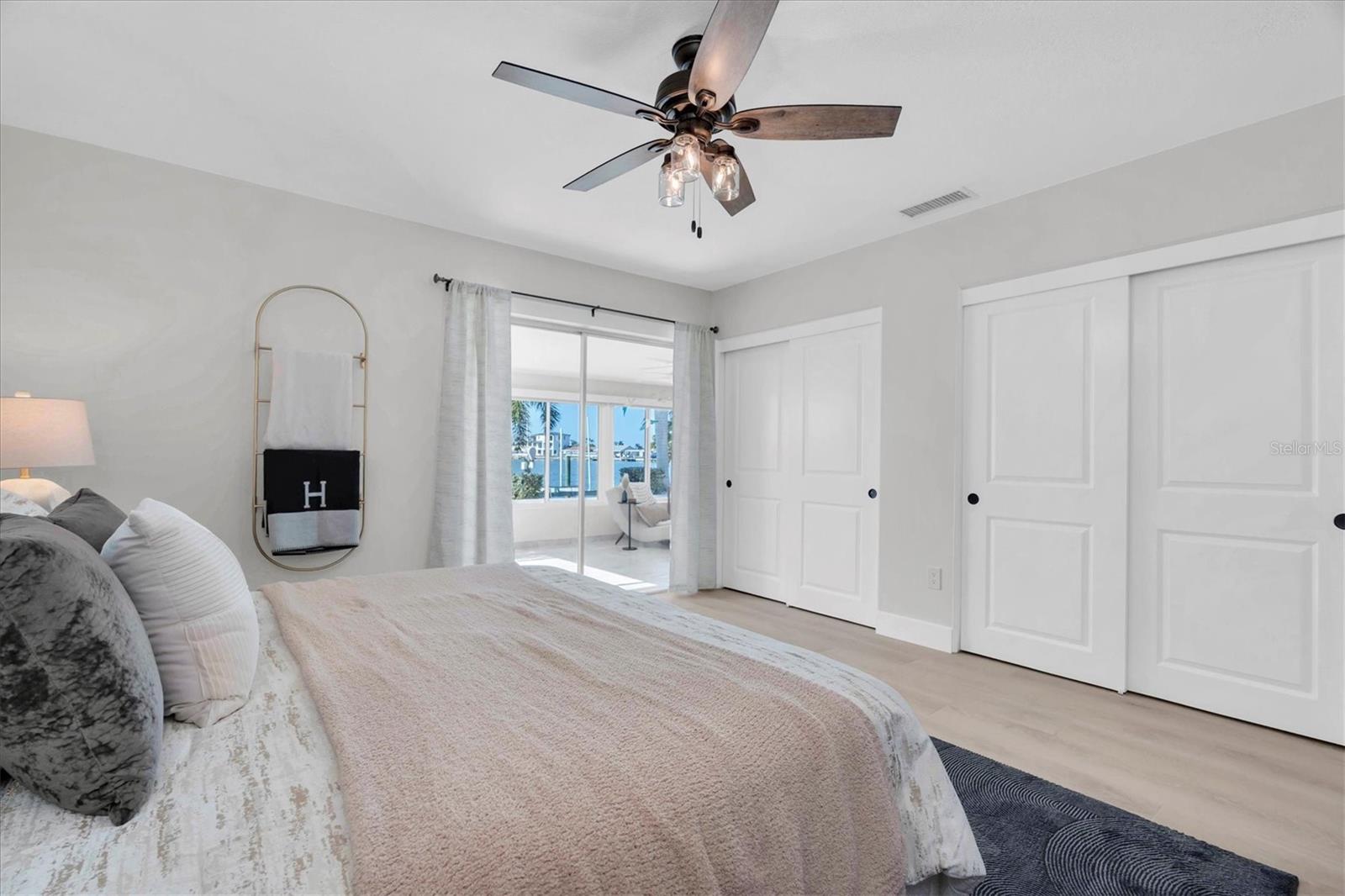 SUNRAY BEACH HOMES - Residential