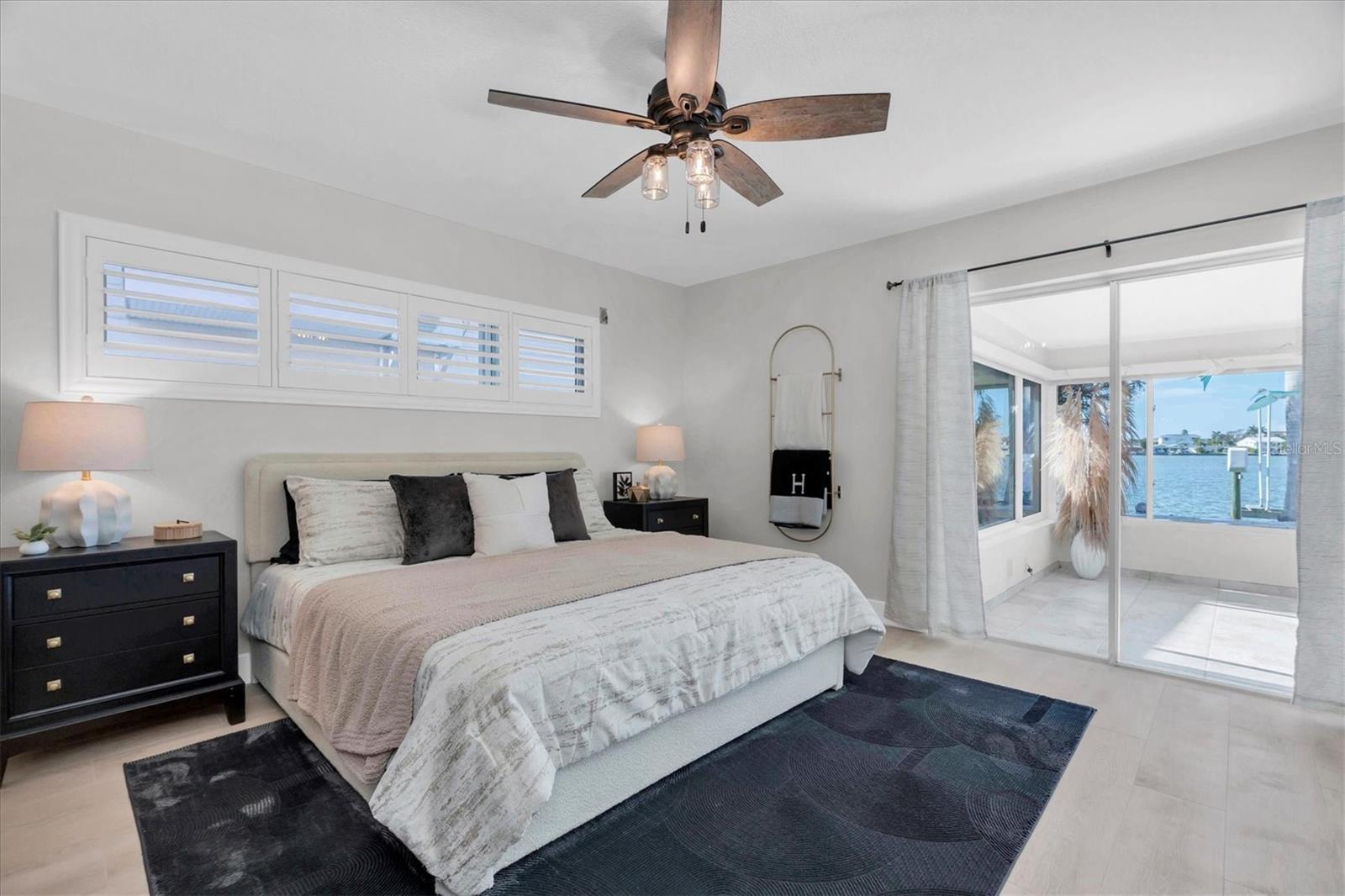 SUNRAY BEACH HOMES - Residential