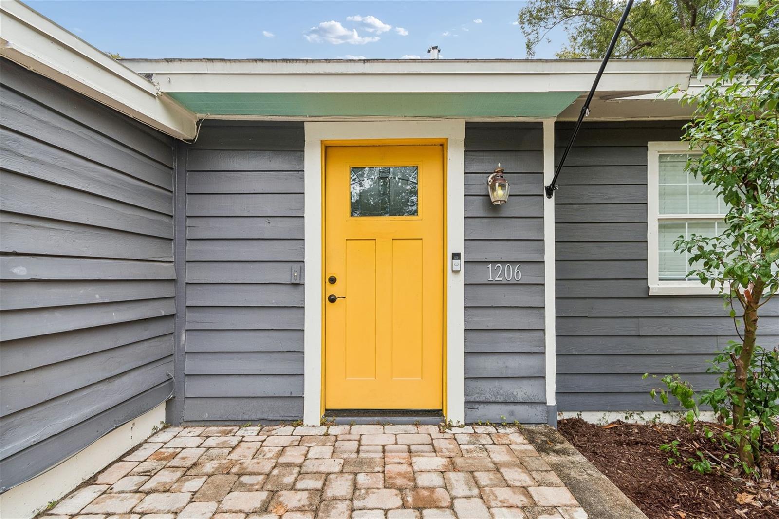 1206 E CRENSHAW STREET