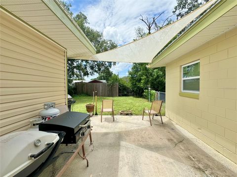 A home in WINTER HAVEN