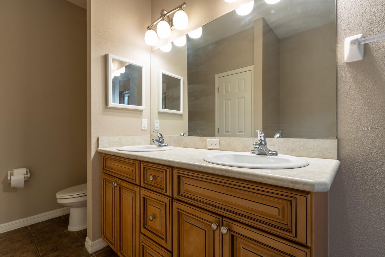 SOUTH POINTE PH 1 UNIT 5-B - Residential