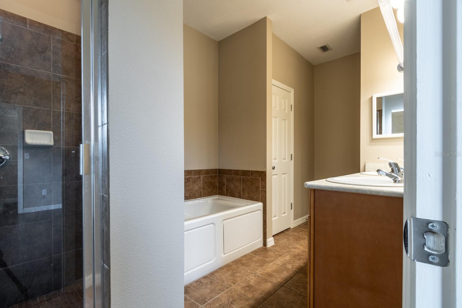 SOUTH POINTE PH 1 UNIT 5-B - Residential