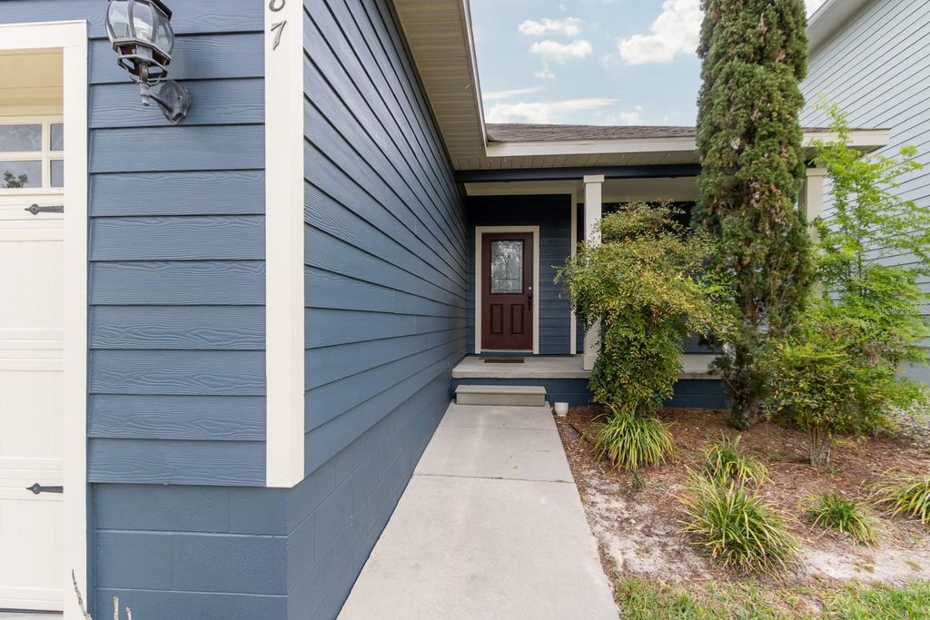 Photo of 1687 NW 120th Way, Gainesville, FL 32606 (MLS # GC539242)