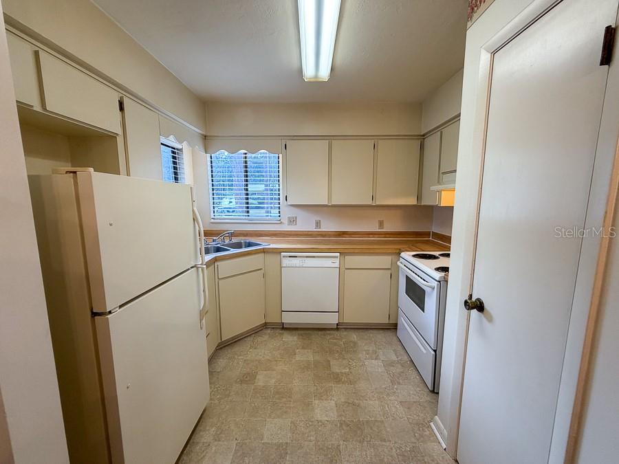 TURKEY CREEK FOREST UNIT 1 REP - Residential Lease