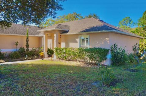 A home in FRUITLAND PARK