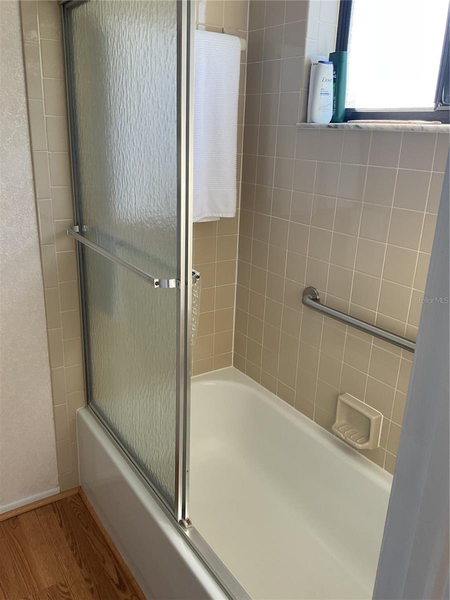 OAK FORREST - Residential