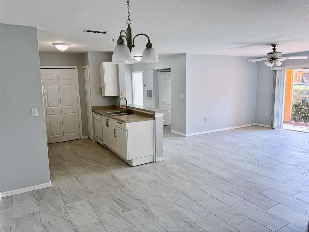Photo of 5475 Vineland Road #8113, Orlando, FL 32811 (MLS # O6433727)