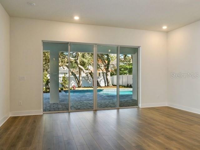 RIVERSIDE NORTH - Residential