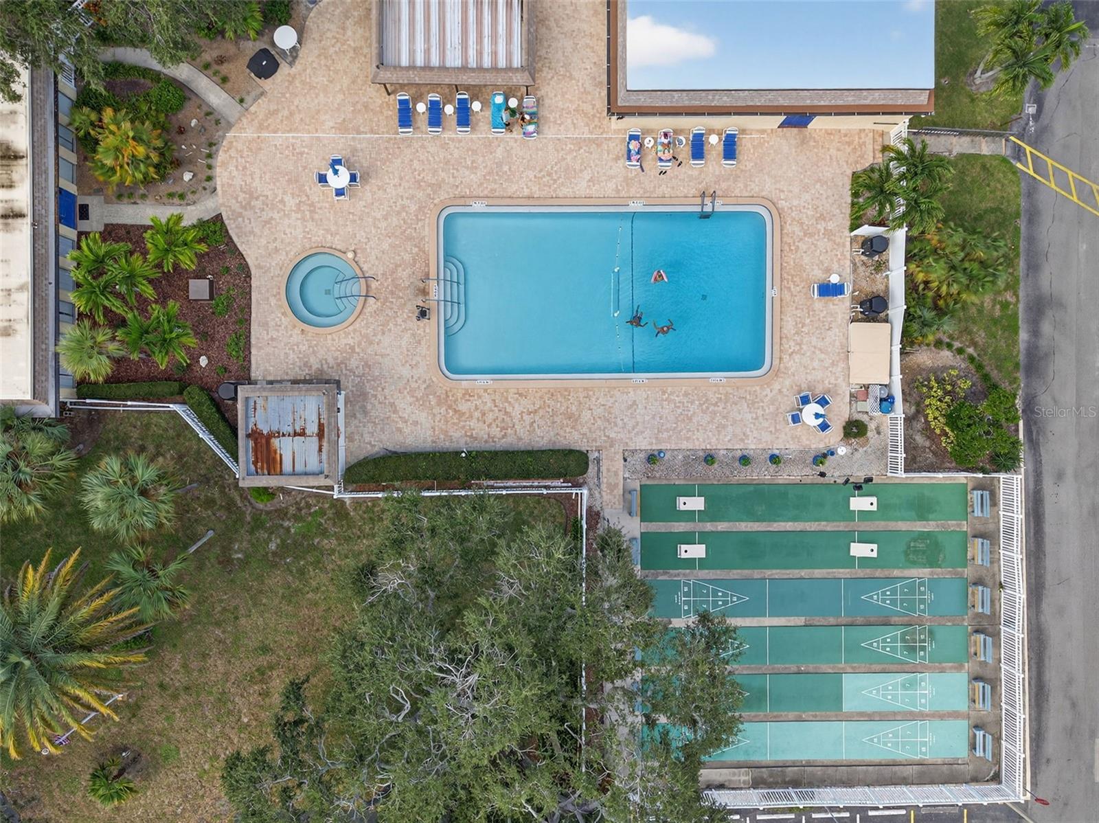 WATERS EDGE 4 CONDO - Residential