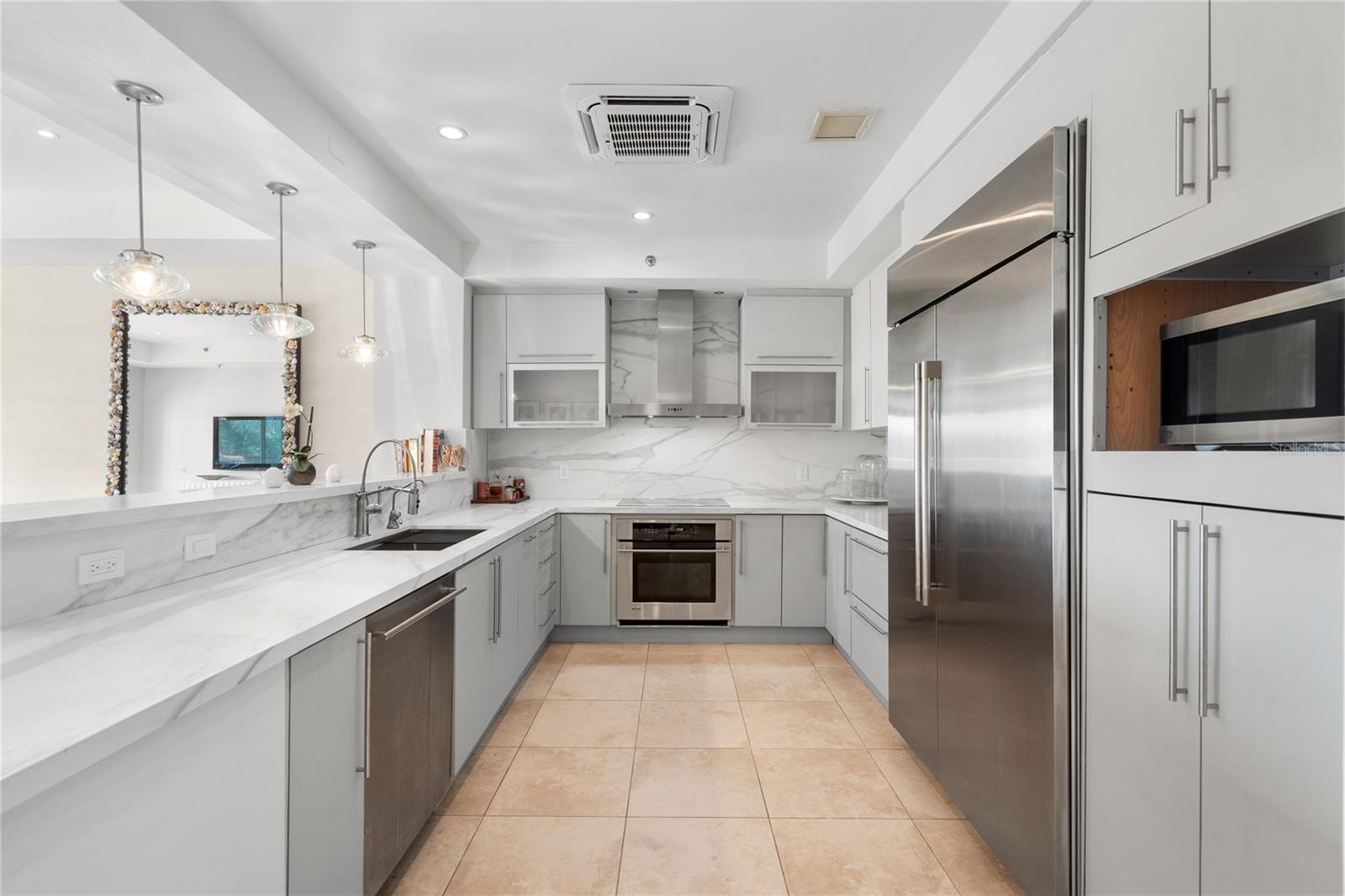 500 PLANTATION DRIVE 1-205