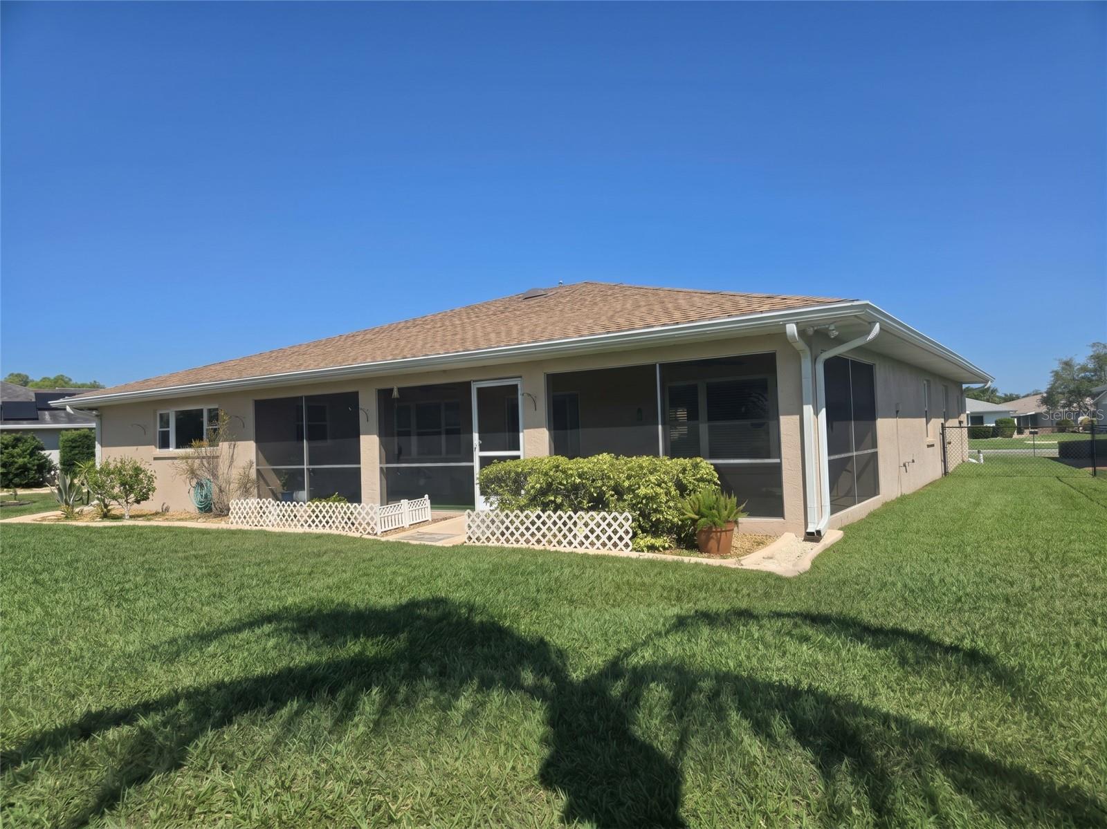 1806 PINEAPPLE PALM COURT