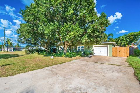 A home in SEMINOLE