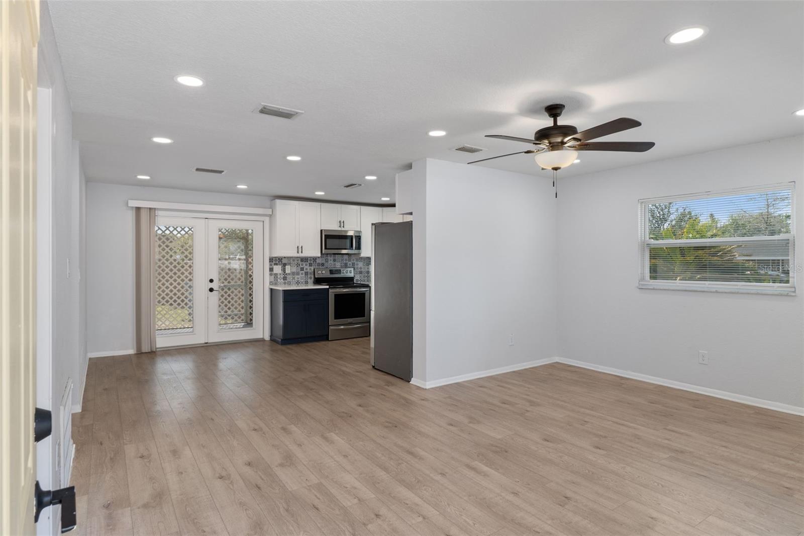 SPRING HILL - Residential