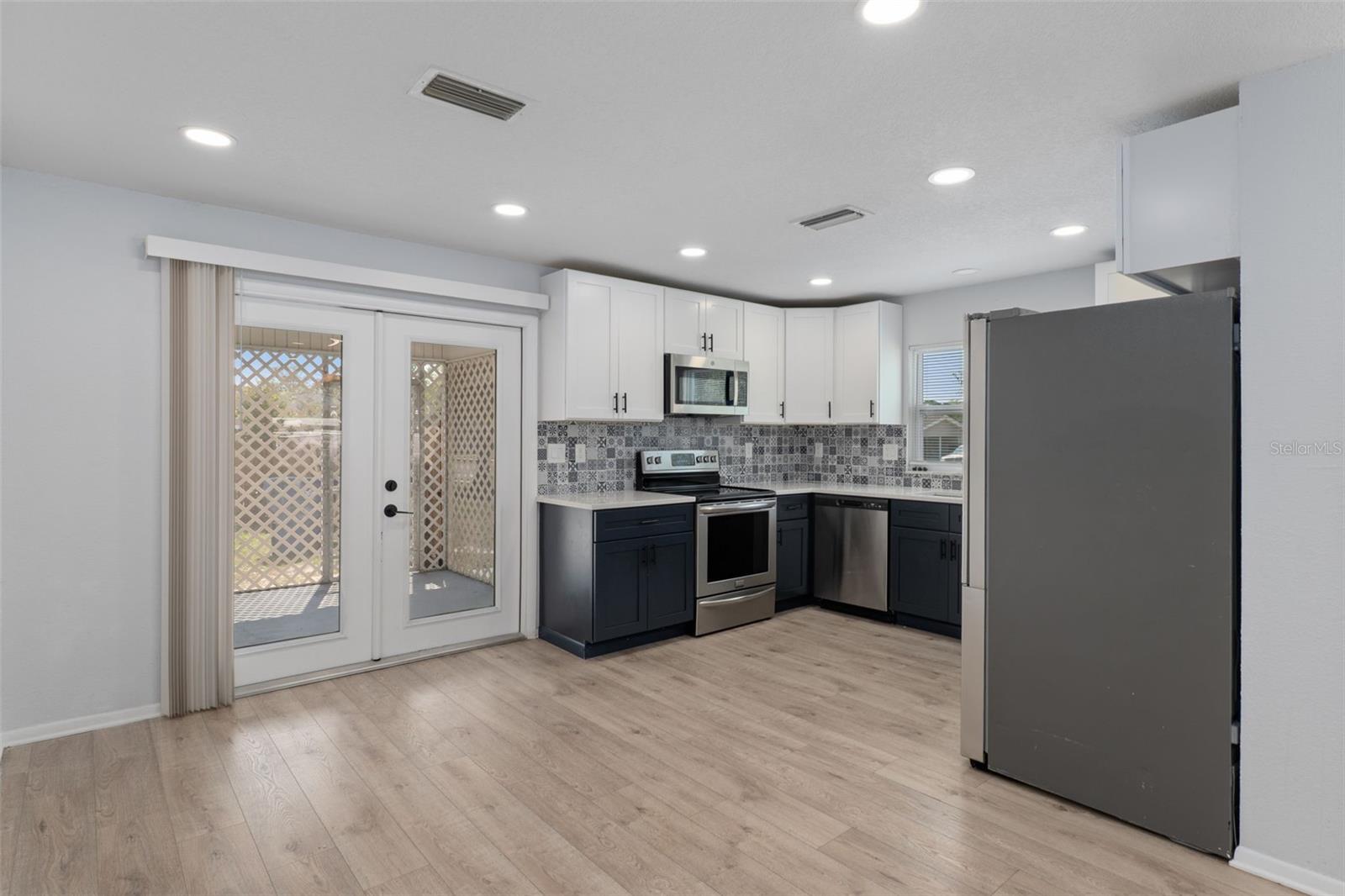 SPRING HILL - Residential