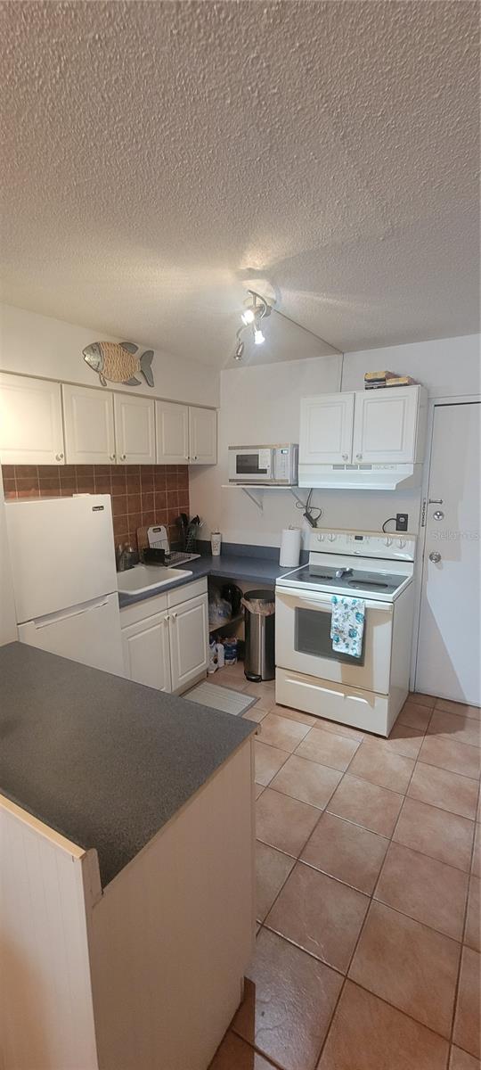 BEACH CLUB CONDO MOTEL - Residential