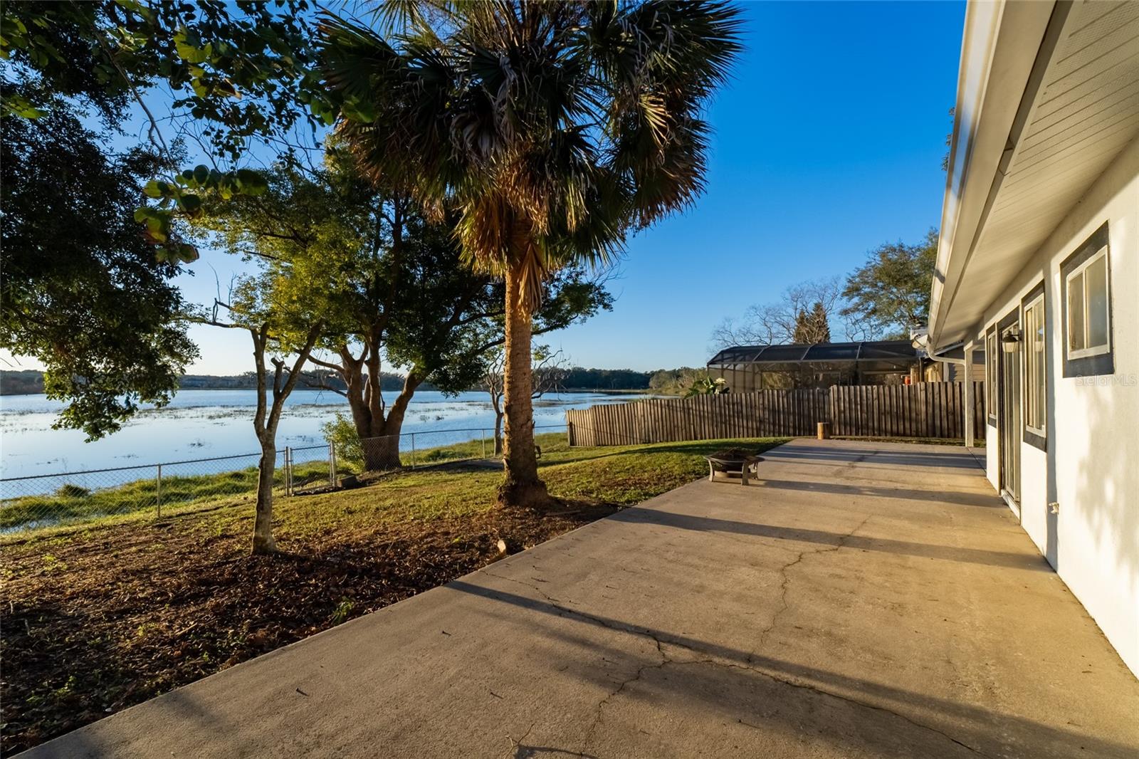 FRST OAKS PH 02 - Residential Lease