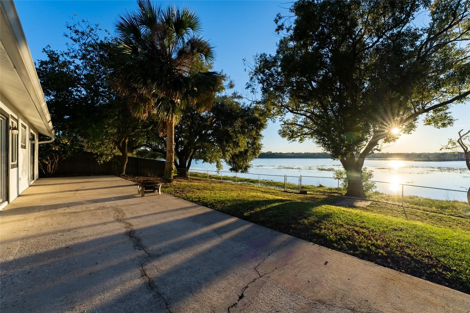 FRST OAKS PH 02 - Residential Lease