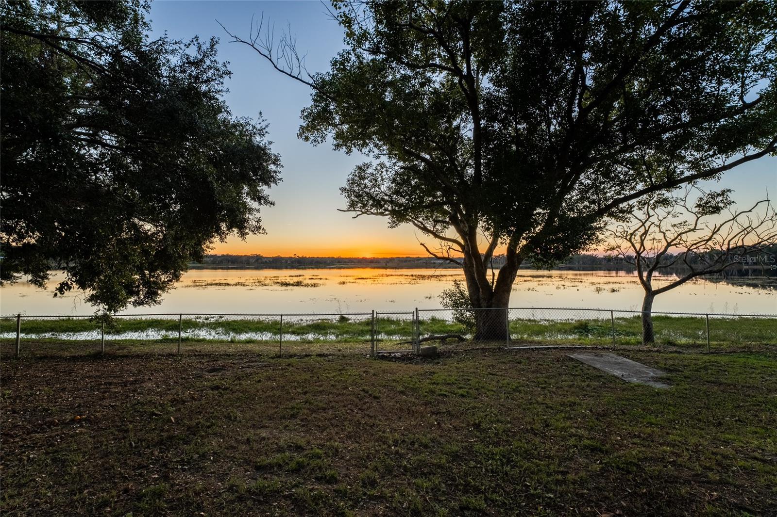 FRST OAKS PH 02 - Residential Lease