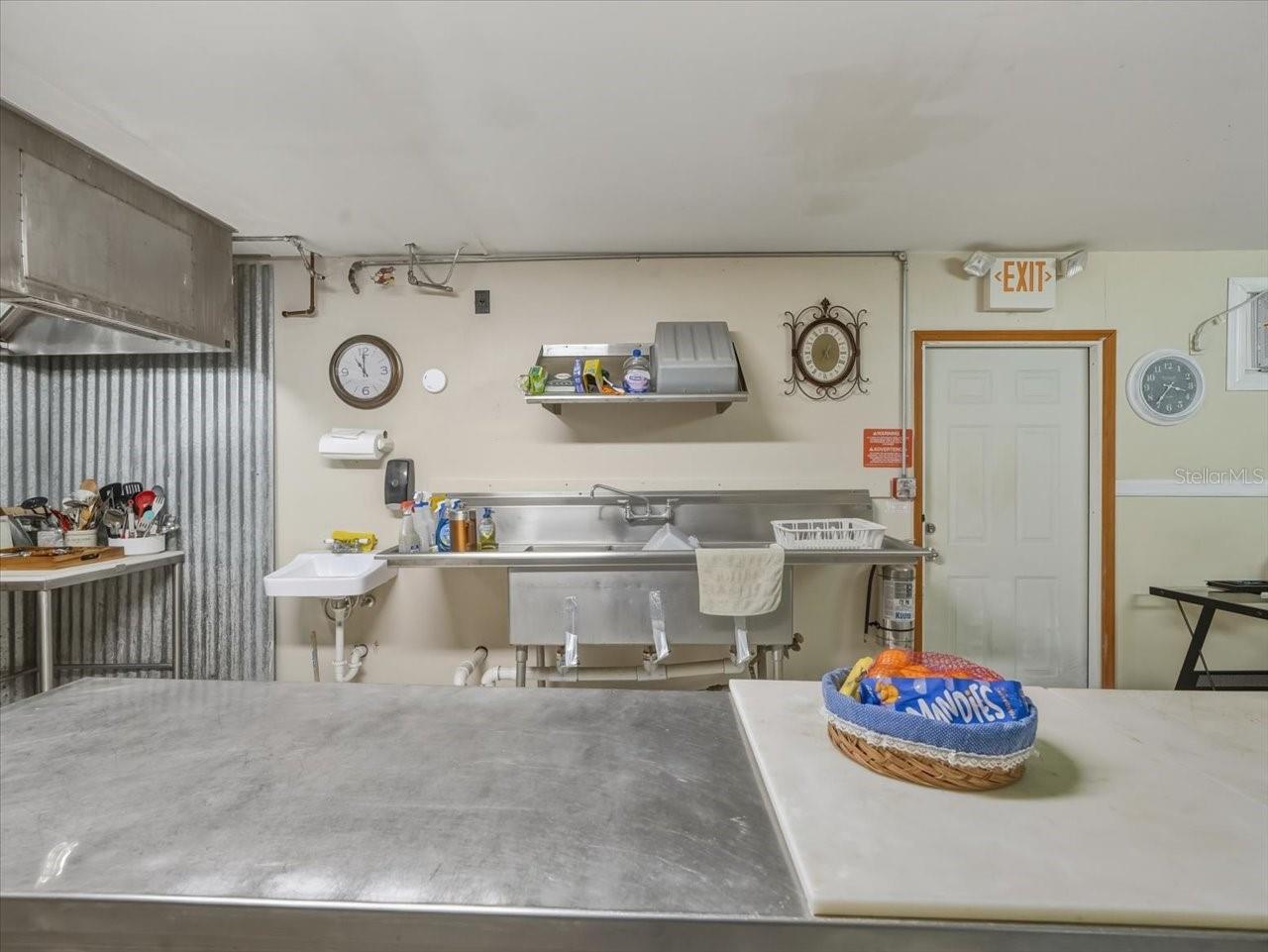 GULF COAST COMM CENTER - Commercial Sale