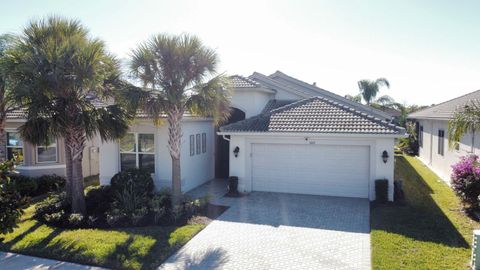 Photo of 5013 Sevilla Shores Drive, Wimauma, FL 33598 (MLS # G5107129)