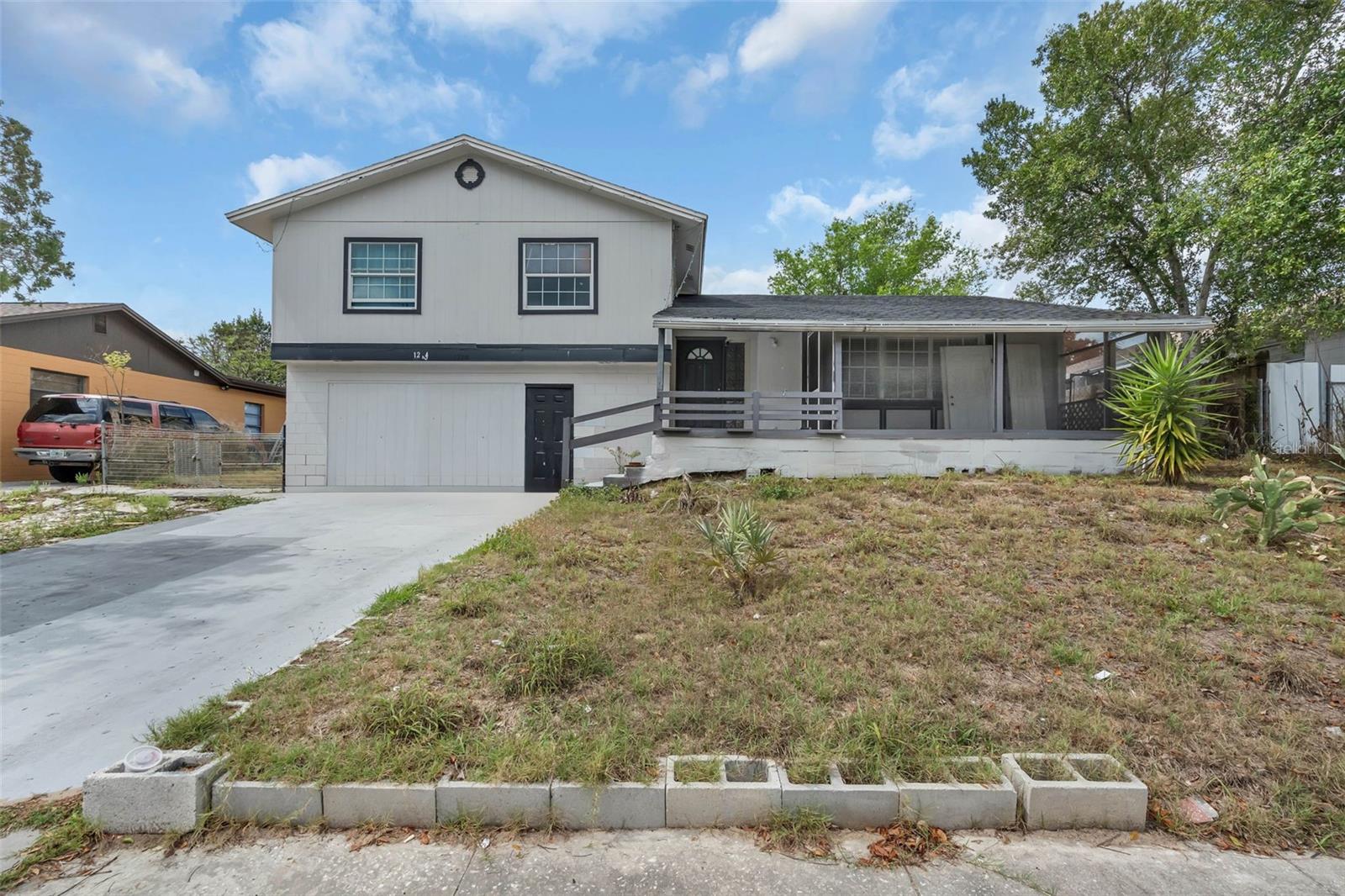 GLENN OAKS - Residential